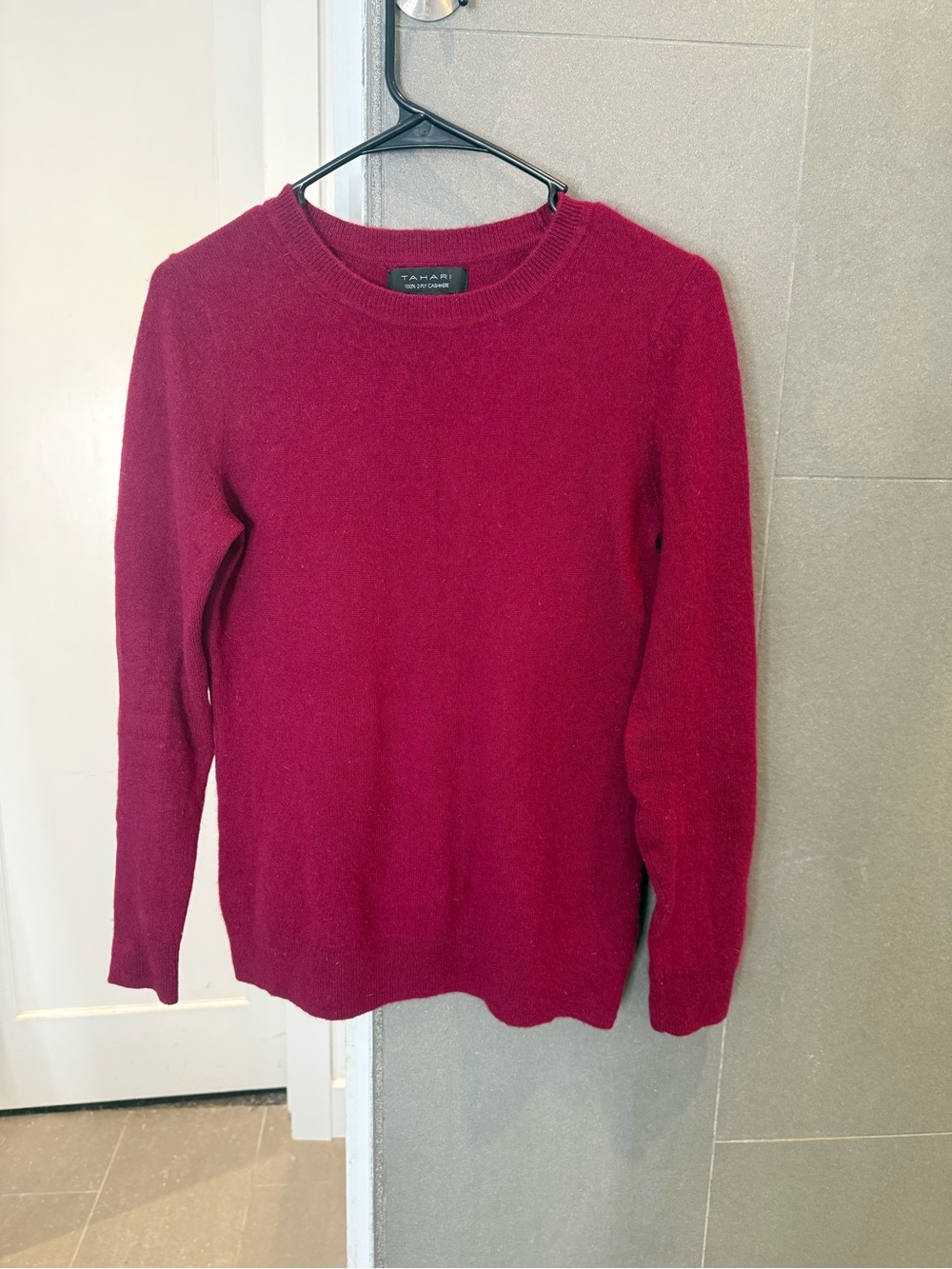 Tahari 100% 2-Ply Cashmere Women’s Crewneck Sweater Berry Pink Red Size M